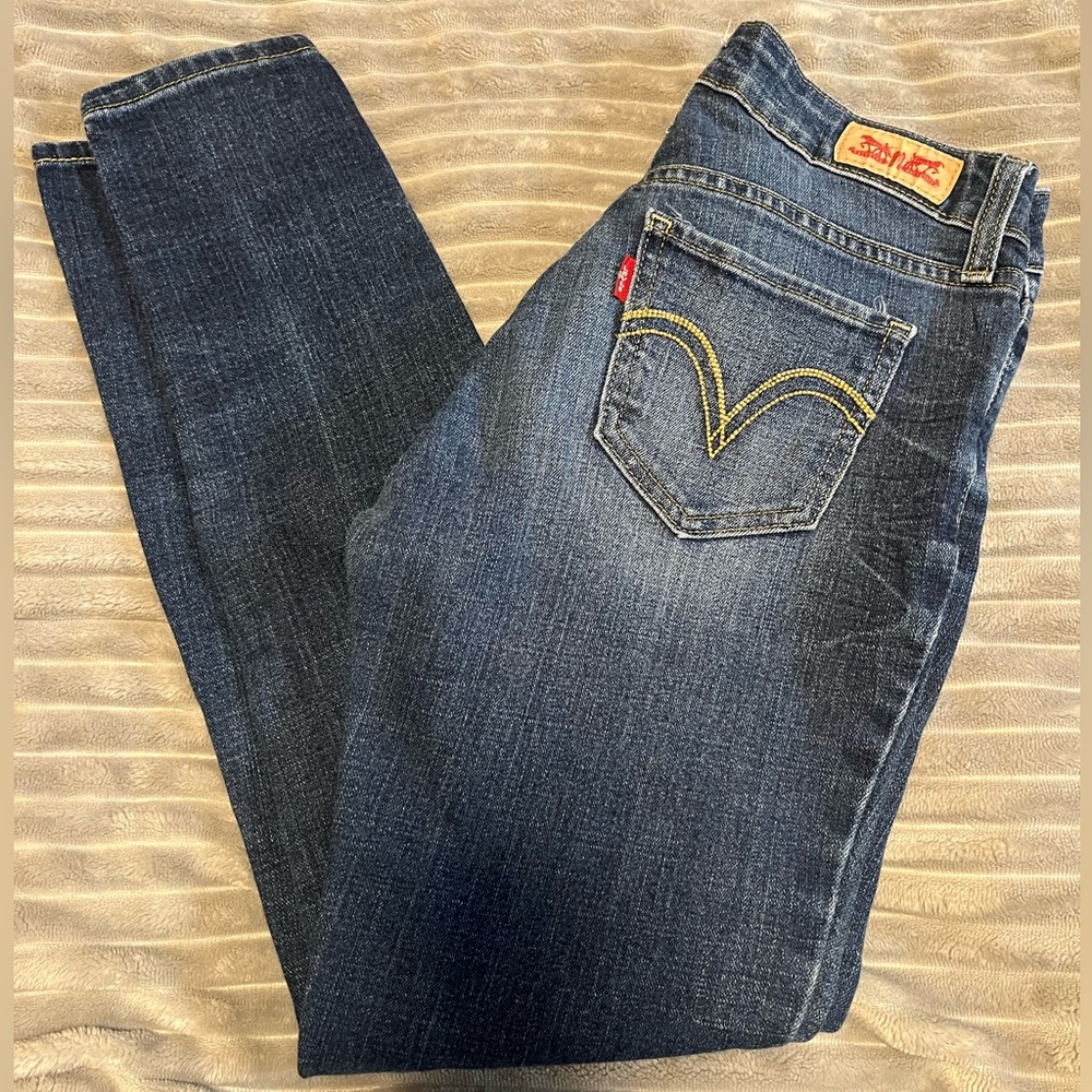 Levi’s Red Tag
